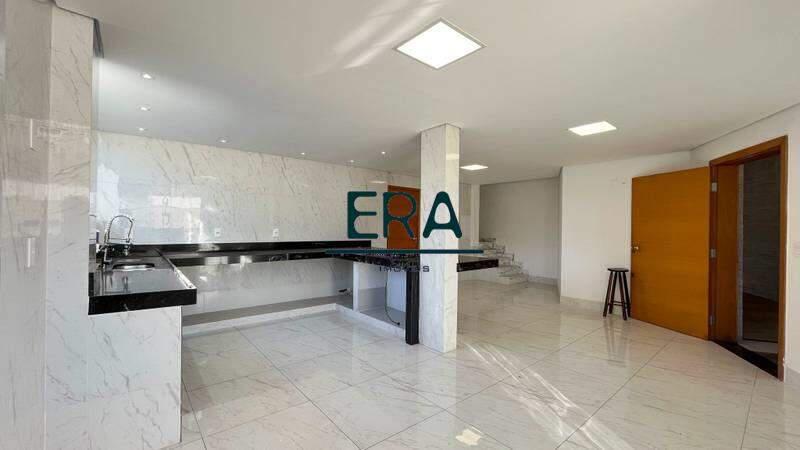 Casa, Estoril, 3 Quartos, 6 Vagas, 1 Suíte