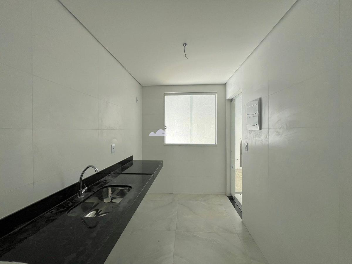 Casa, Planalto, 2 Quartos, 2 Vagas, 2 Suítes