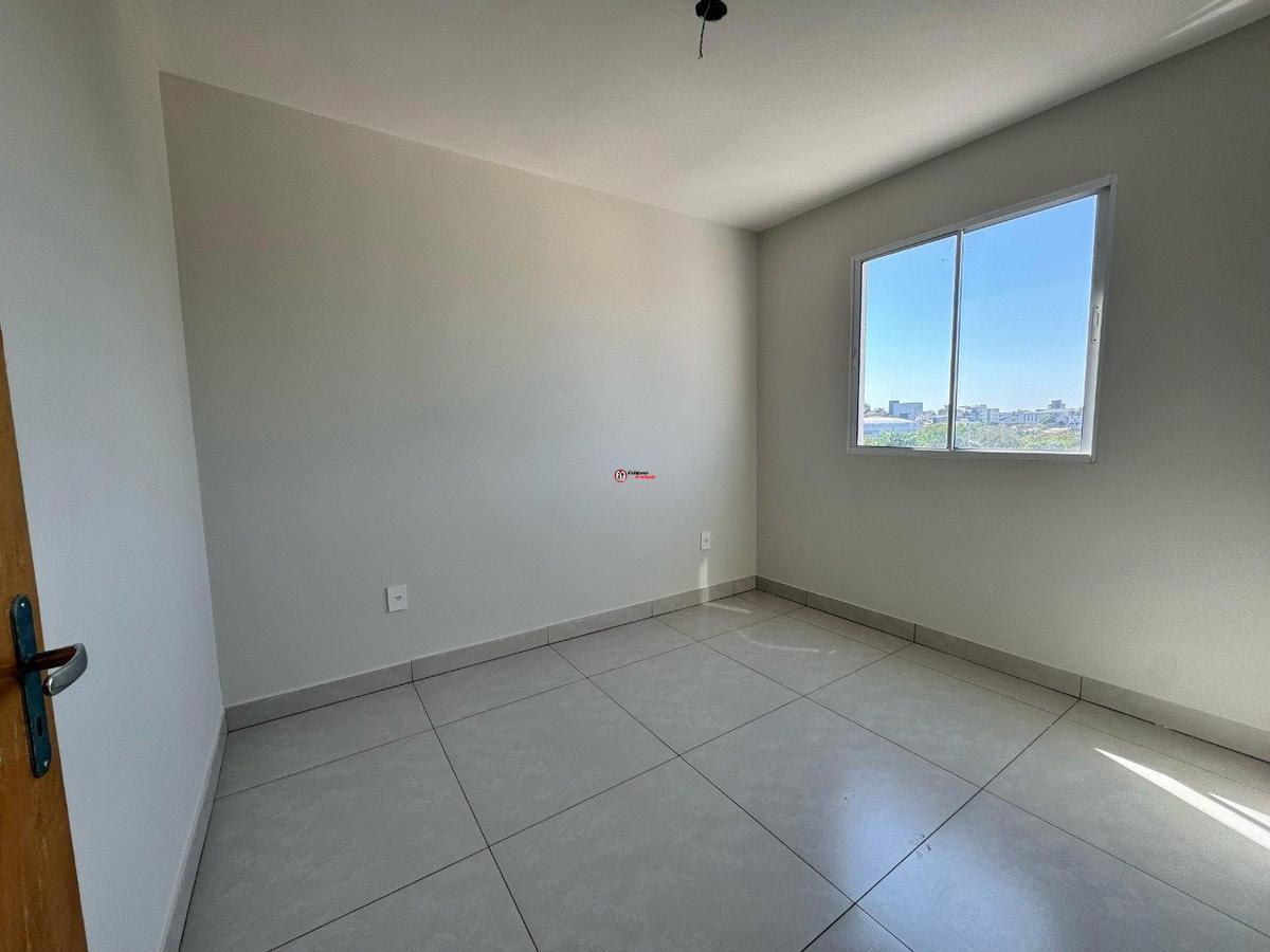 Apartamento, Santa Mônica, 2 Quartos, 1 Vaga