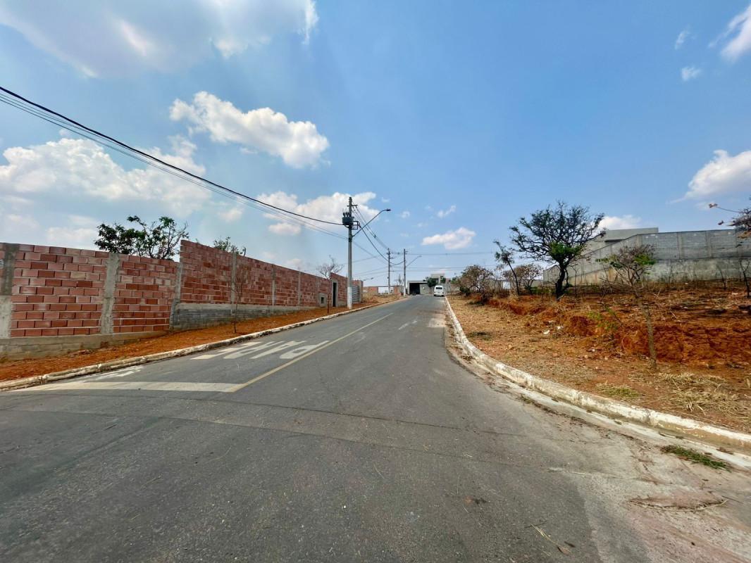 Lote, Vila dos Ipês, 0 Quarto, 0 Vaga