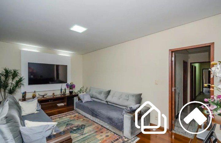 Casa, Palmeiras, 7 Quartos, 10 Vagas, 1 Suíte