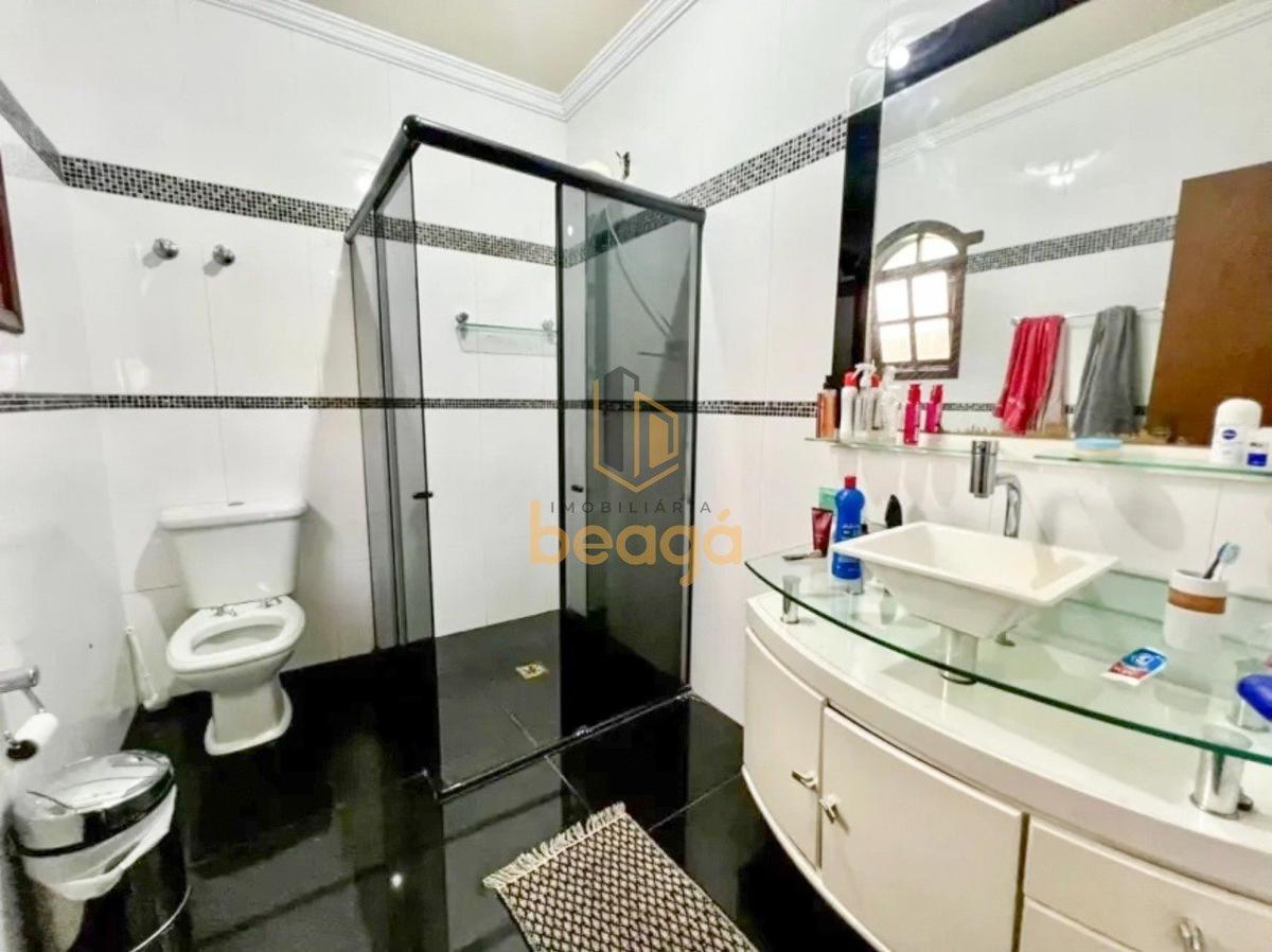 Casa, Santa Terezinha, 3 Quartos, 4 Vagas, 1 Suíte