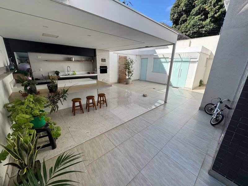 Apartamento, Sagrada Família, 4 Quartos, 2 Vagas, 4 Suítes