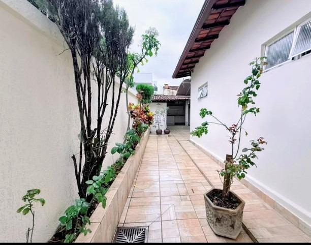 Casa, Castelo, 3 Quartos, 2 Vagas, 1 Suíte