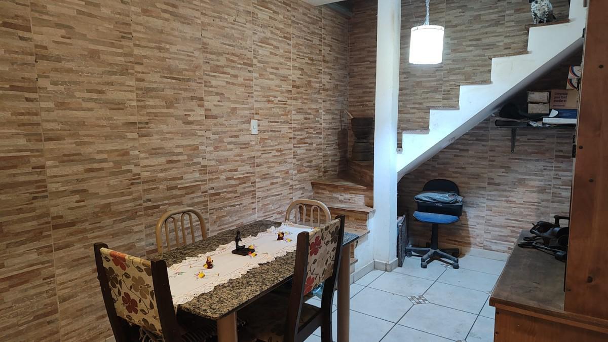 Casa, Estoril, 2 Quartos, 4 Vagas, 1 Suíte