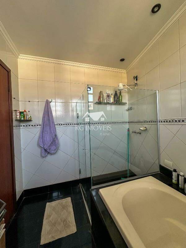 Casa, Tirol, 4 Quartos, 0 Vaga, 1 Suíte