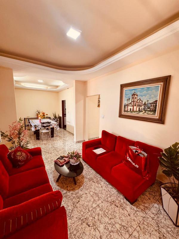 Casa, Jardim Riacho das Pedras, 3 Quartos, 4 Vagas, 1 Suíte
