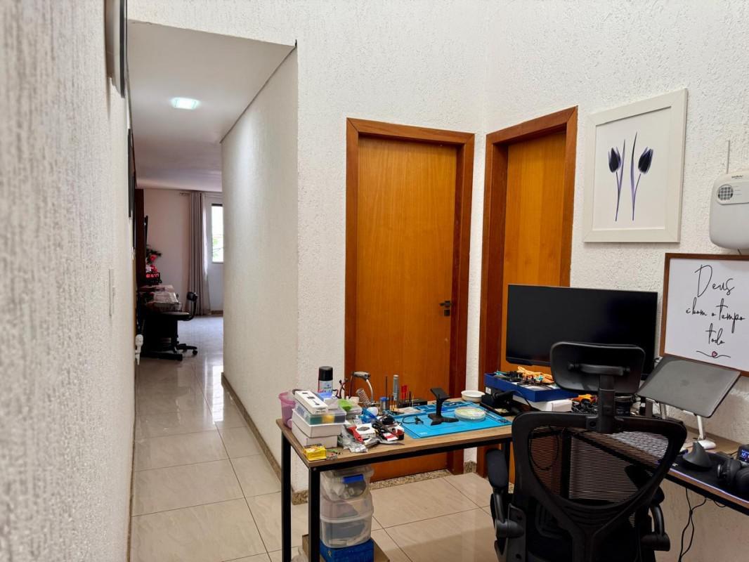 Casa, Ana Lúcia, 3 Quartos, 2 Vagas, 1 Suíte