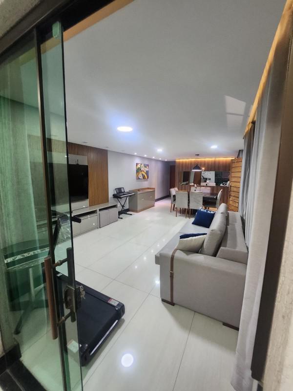Casa, Cabral, 3 Quartos, 4 Vagas, 1 Suíte