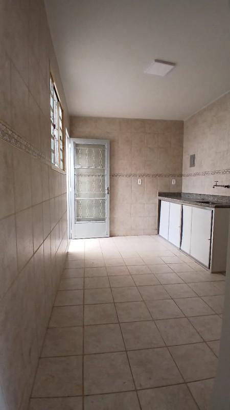 Casa, Castelo, 4 Quartos, 2 Vagas, 1 Suíte