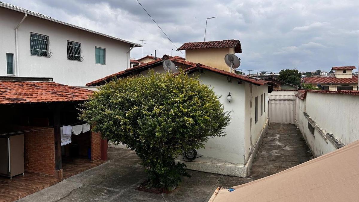 Casa, Santa Amélia, 4 Quartos, 15 Vagas, 1 Suíte