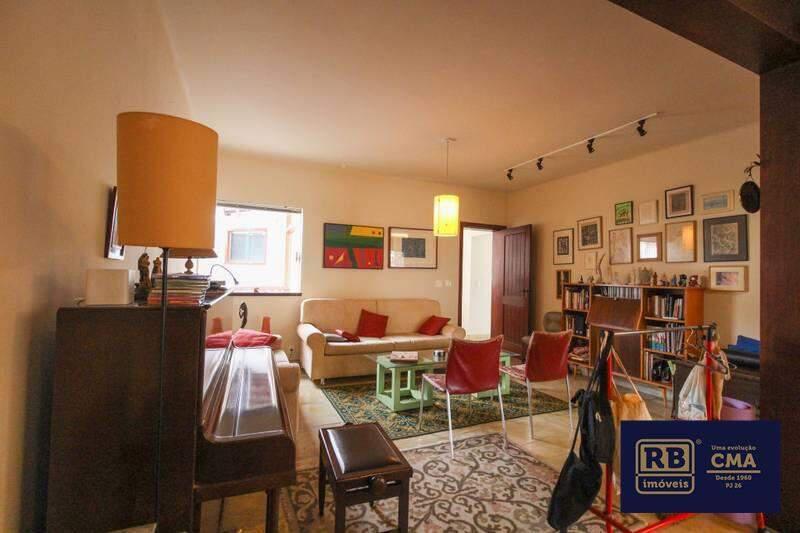 Casa, Serra, 4 Quartos, 5 Vagas, 1 Suíte