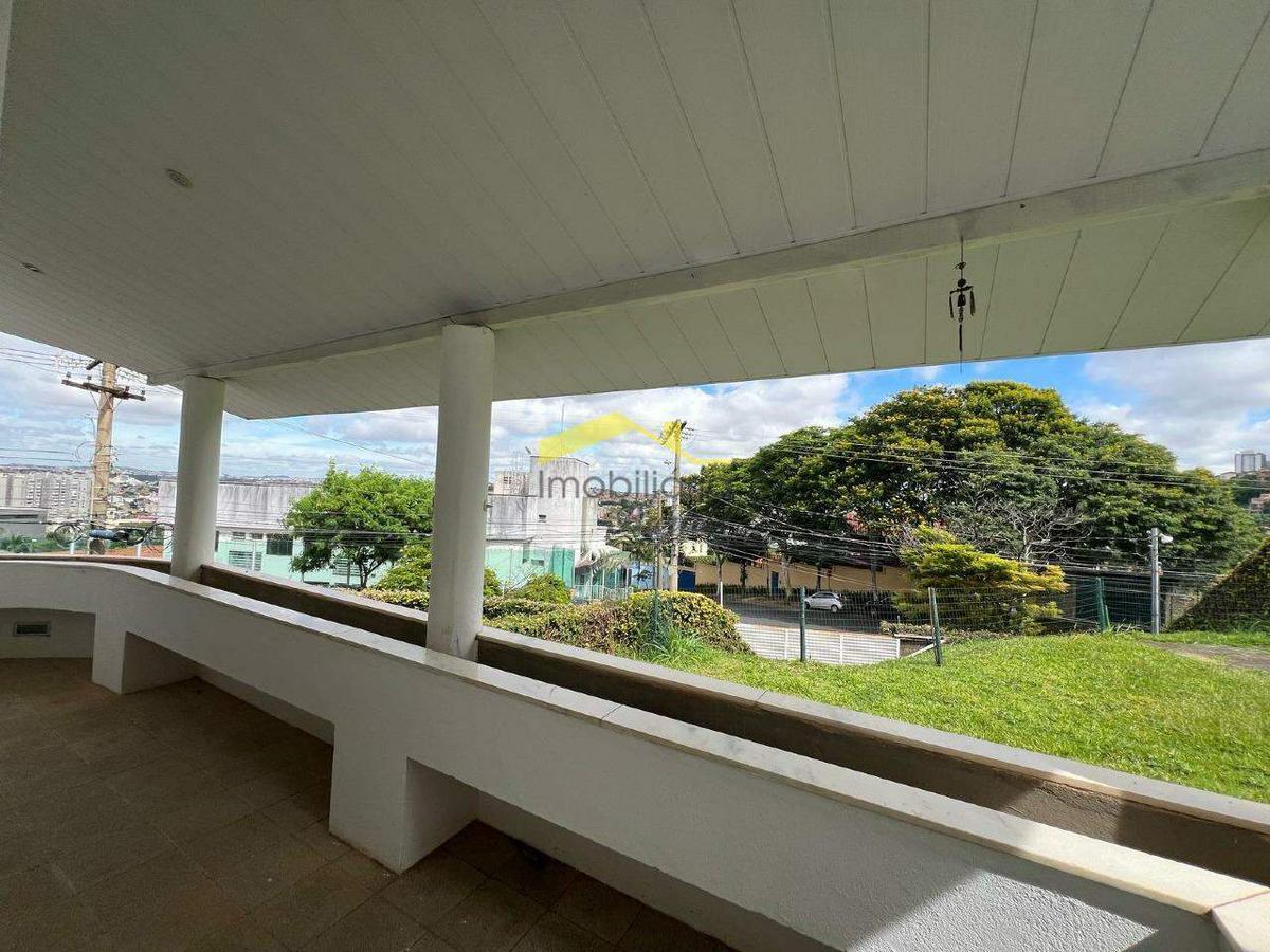 Casa, Estoril, 3 Quartos, 6 Vagas, 1 Suíte