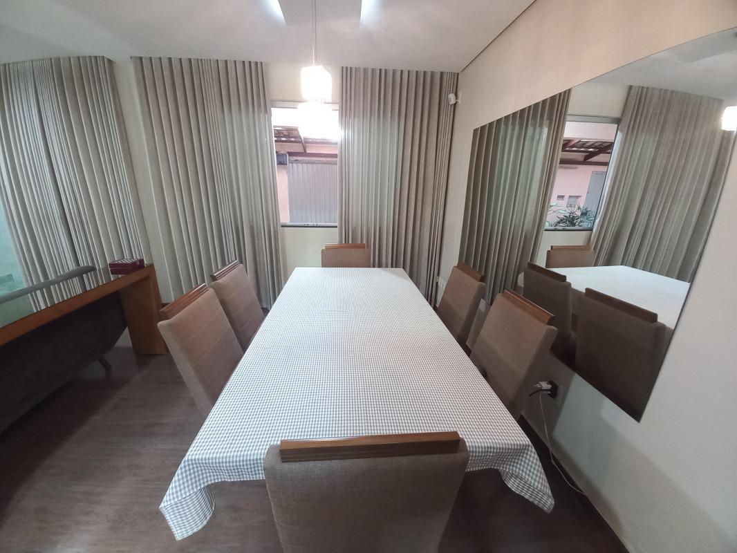Casa, Industrial São Luiz, 3 Quartos, 2 Vagas, 1 Suíte