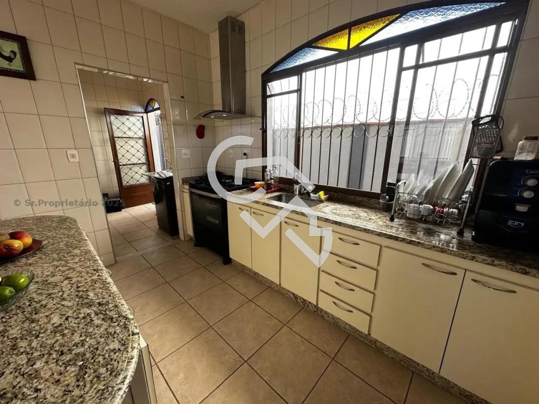 Casa, Nova Granada, 5 Quartos, 6 Vagas, 1 Suíte