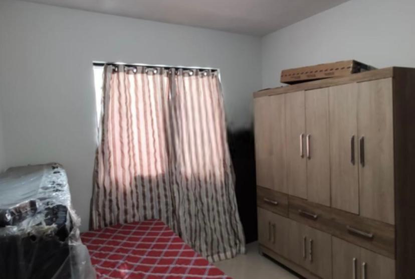 Casa, Masterville, 2 Quartos, 2 Vagas, 1 Suíte