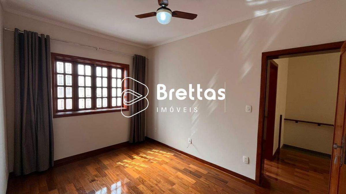 Casa, Centro, 5 Quartos, 2 Vagas, 2 Suítes