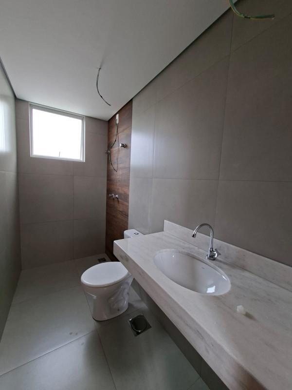 Apartamento, Santa Cruz (barreiro), 3 Quartos, 1 Vaga, 1 Suíte