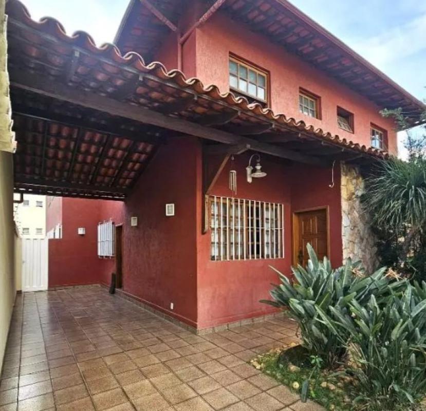Casa, Castelo, 4 Quartos, 3 Vagas, 2 Suítes