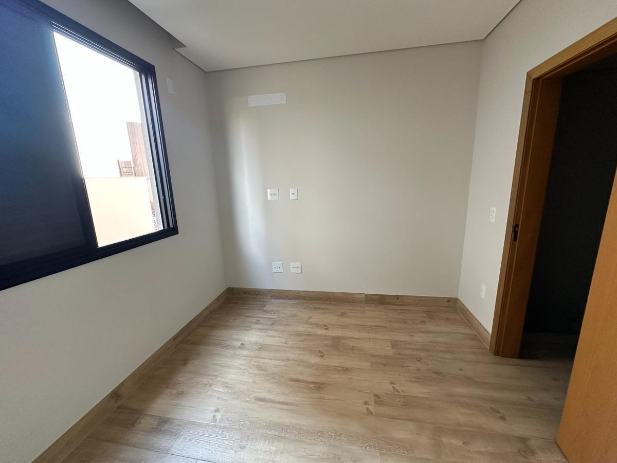 Casa, Jaraguá, 4 Quartos, 4 Vagas, 1 Suíte