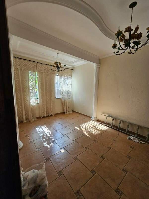 Casa, Camargos, 3 Quartos, 2 Vagas, 1 Suíte