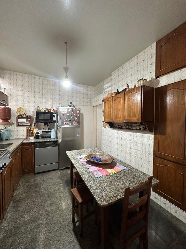 Casa, Cachoeirinha, 3 Quartos, 4 Vagas, 1 Suíte