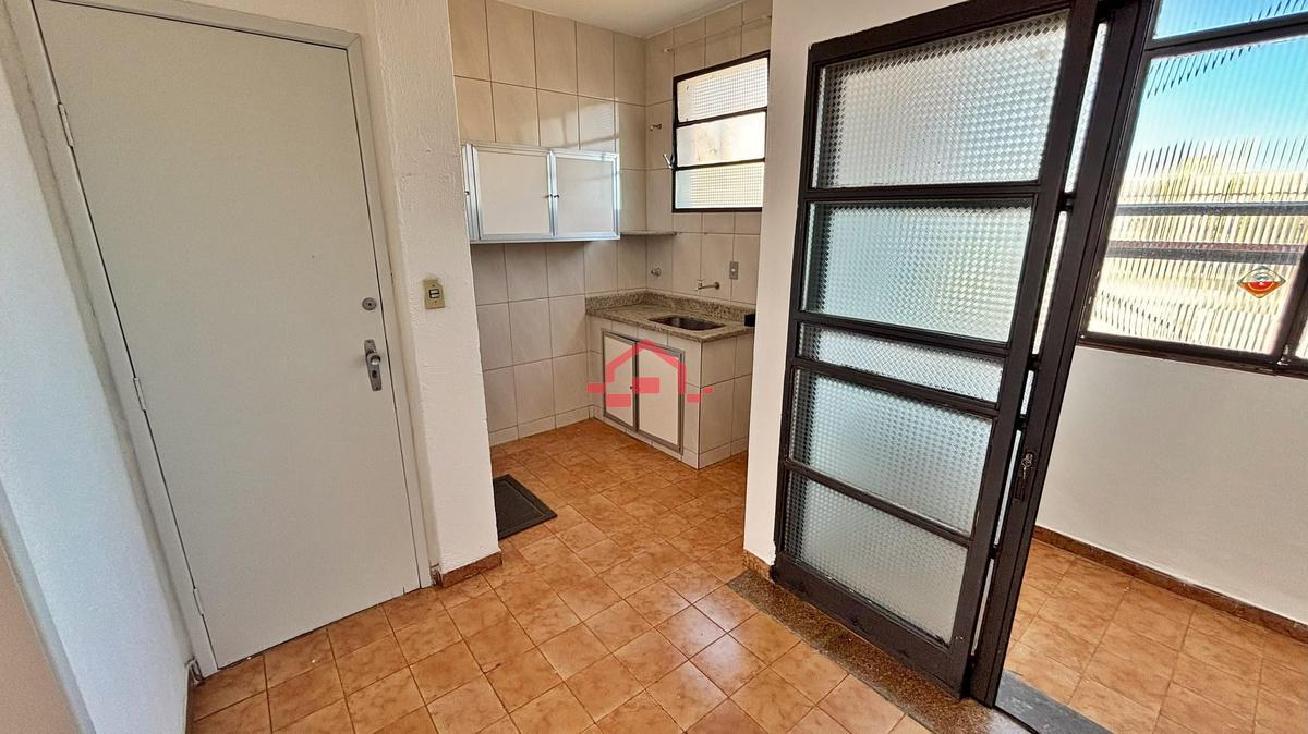 Apartamento, Carlos Prates, 2 Quartos, 1 Vaga