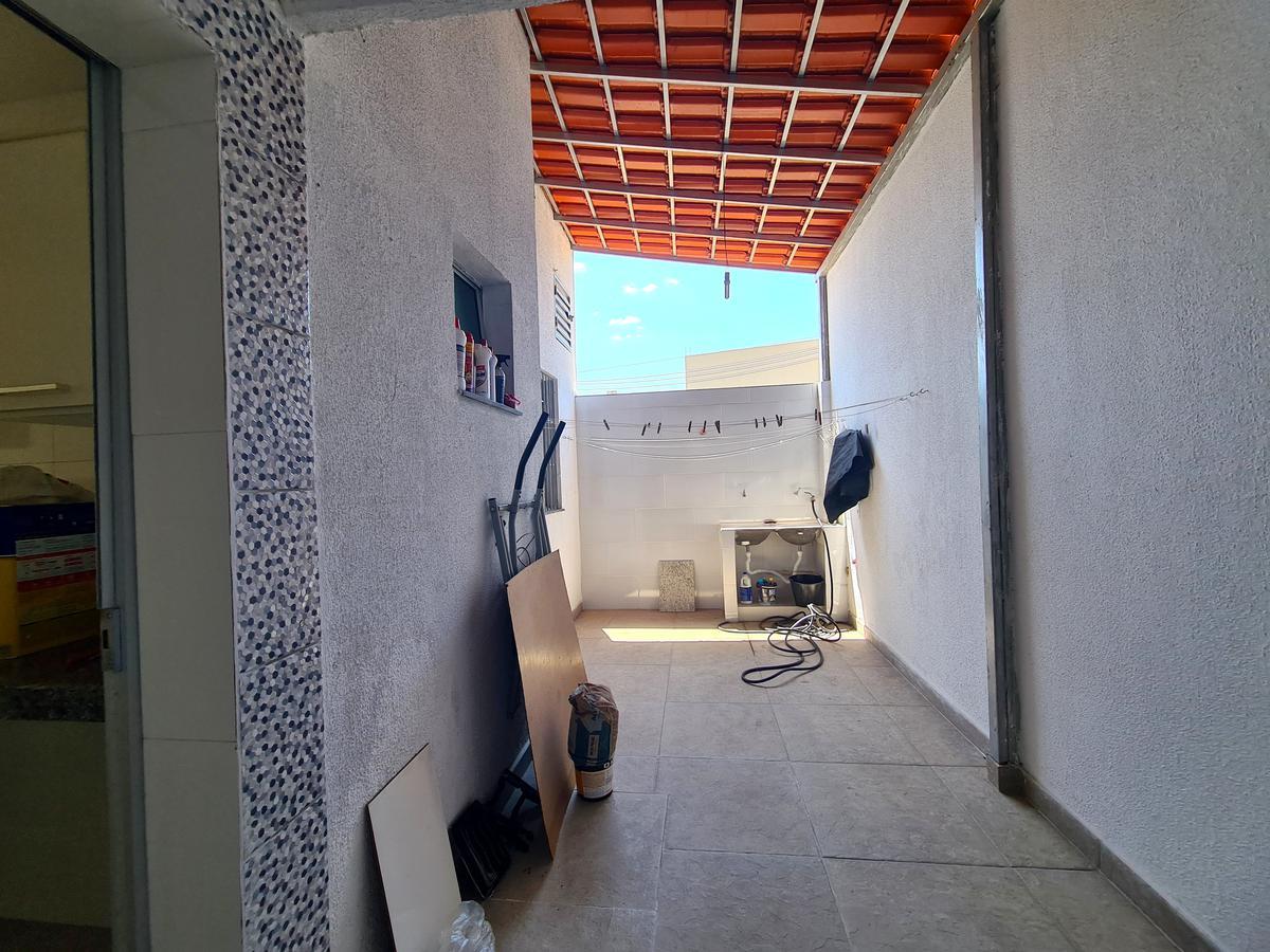 Casa, Ressaca, 2 Quartos, 1 Vaga