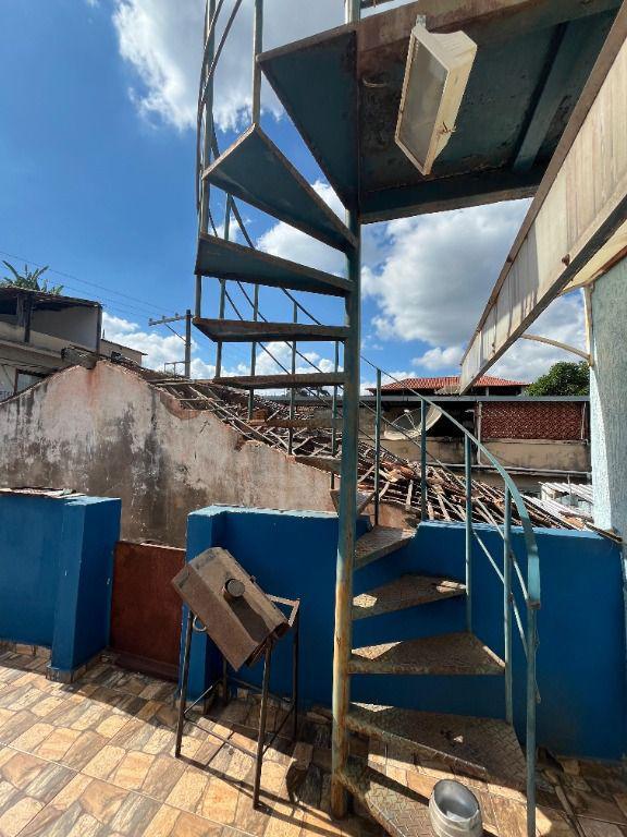 Casa, Centro, 6 Quartos, 4 Vagas, 1 Suíte