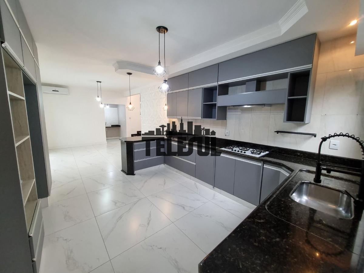 Casa, Jardim Ribeiro, 3 Quartos, 2 Vagas, 2 Suítes