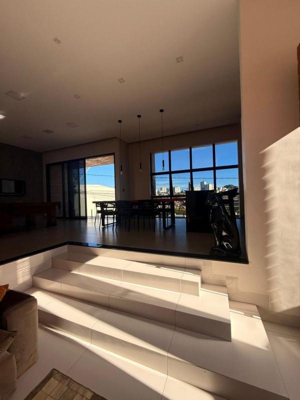 Casa, Campos Elíseos, 3 Quartos, 4 Vagas, 1 Suíte