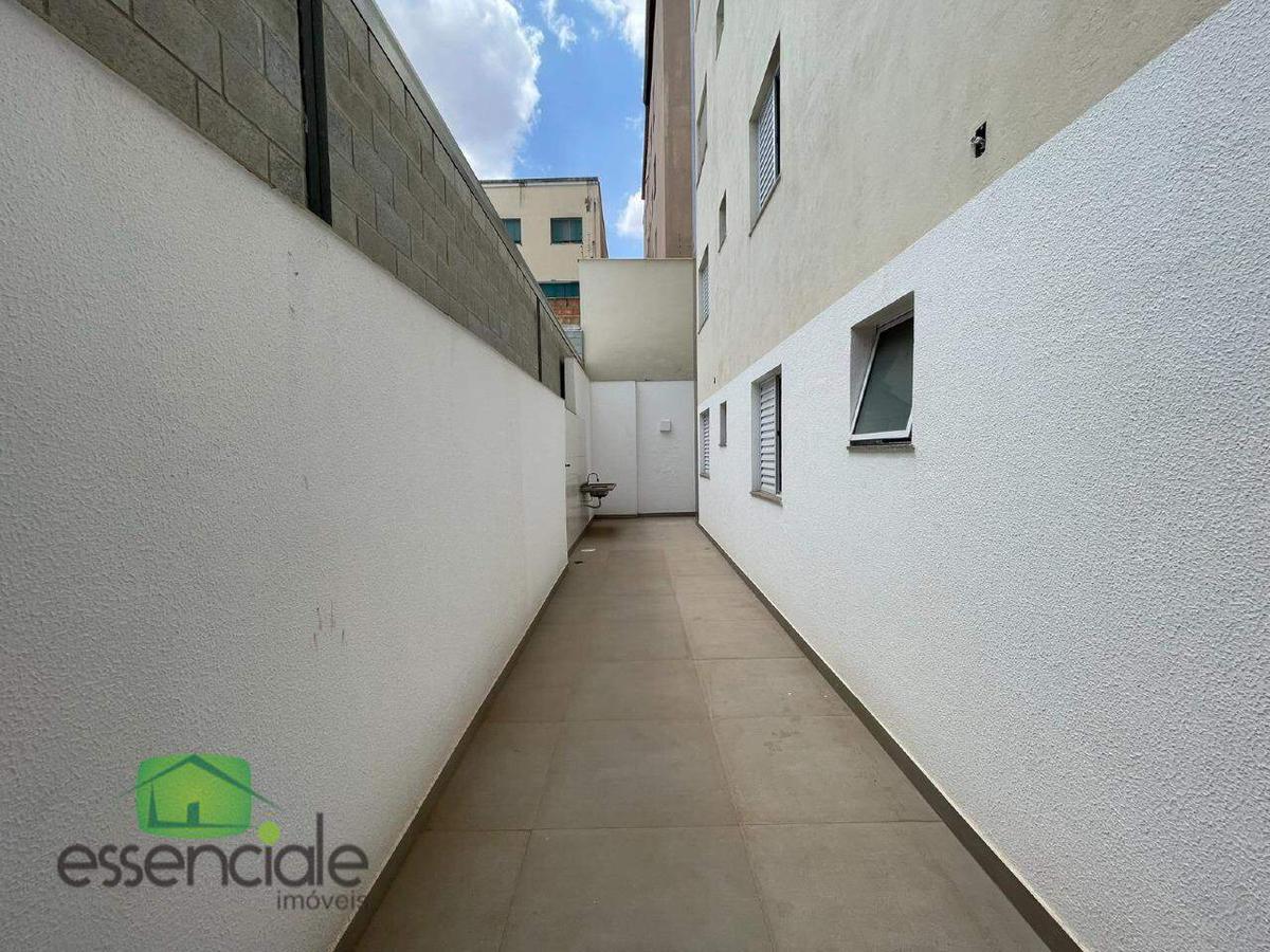 Apartamento, Europa, 2 Quartos, 1 Vaga, 1 Suíte