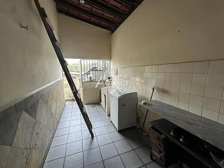 Casa, Califórnia, 4 Quartos, 0 Vaga, 1 Suíte