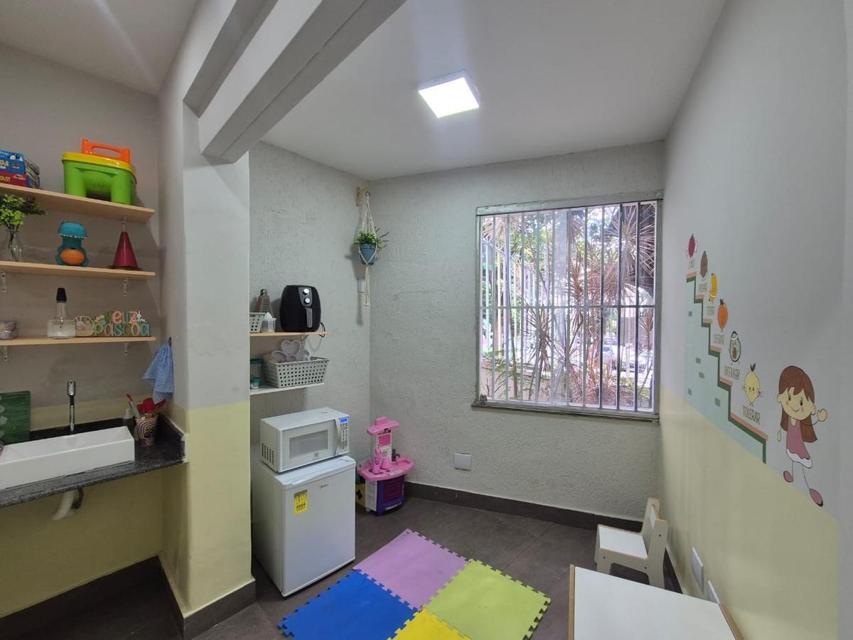 Casa, Funcionários, 5 Quartos, 2 Vagas, 1 Suíte