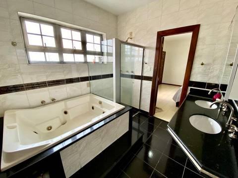 Casa, Castelo, 6 Quartos, 5 Vagas, 2 Suítes