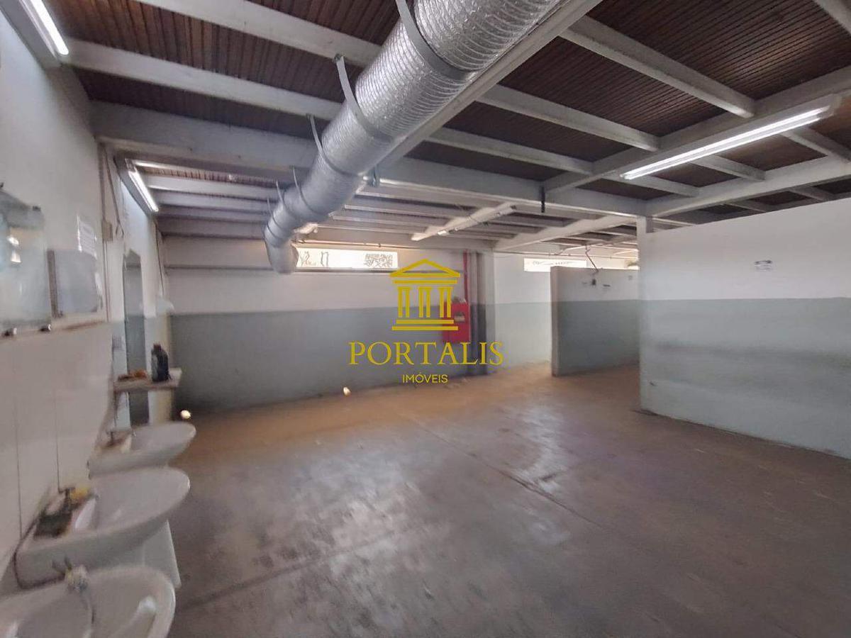 Galpão, Prado, 0 Quarto, 20 Vagas