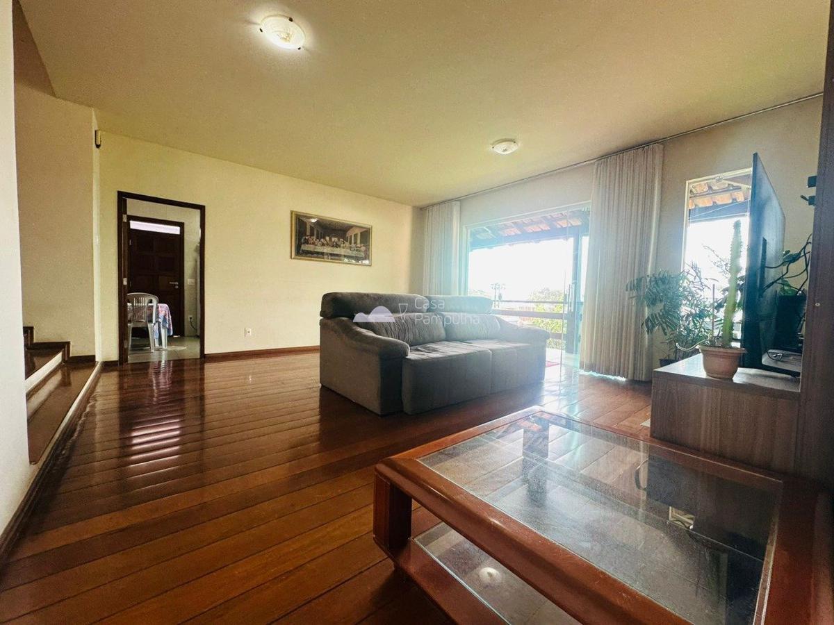 Casa, Santa Mônica, 2 Quartos, 4 Vagas, 1 Suíte