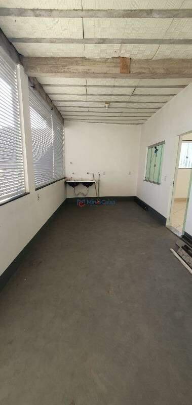 Casa, Nova Esperança, 3 Quartos, 7 Vagas, 1 Suíte