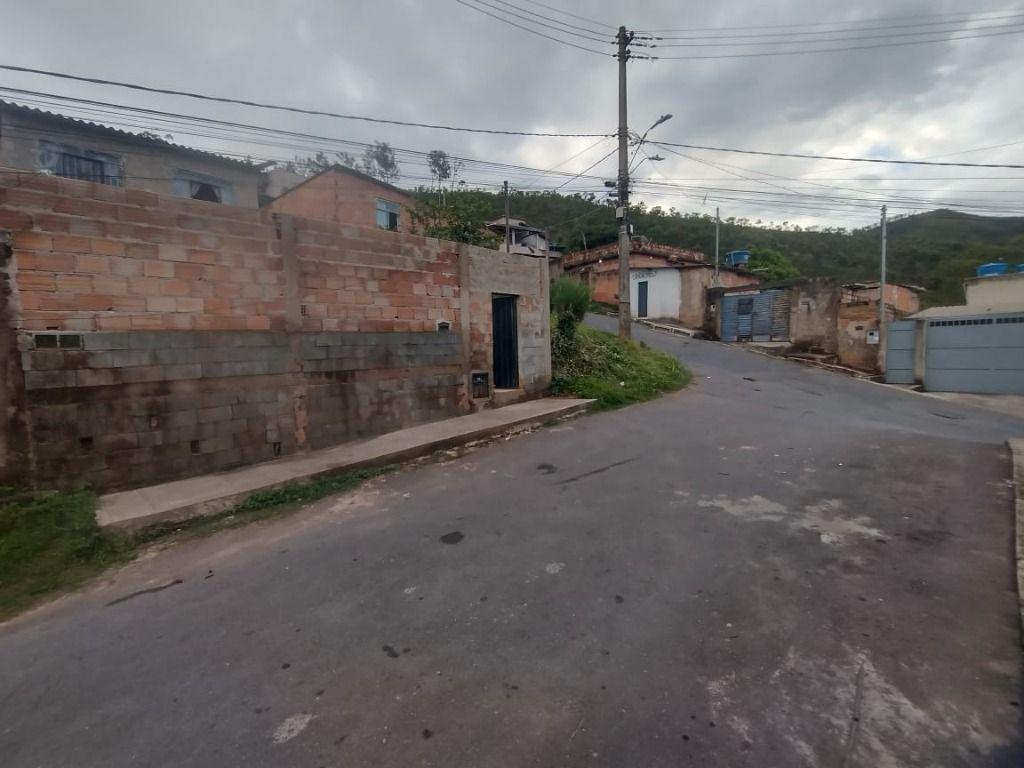 Casa, Mangabeiras, 2 Quartos, 0 Vaga