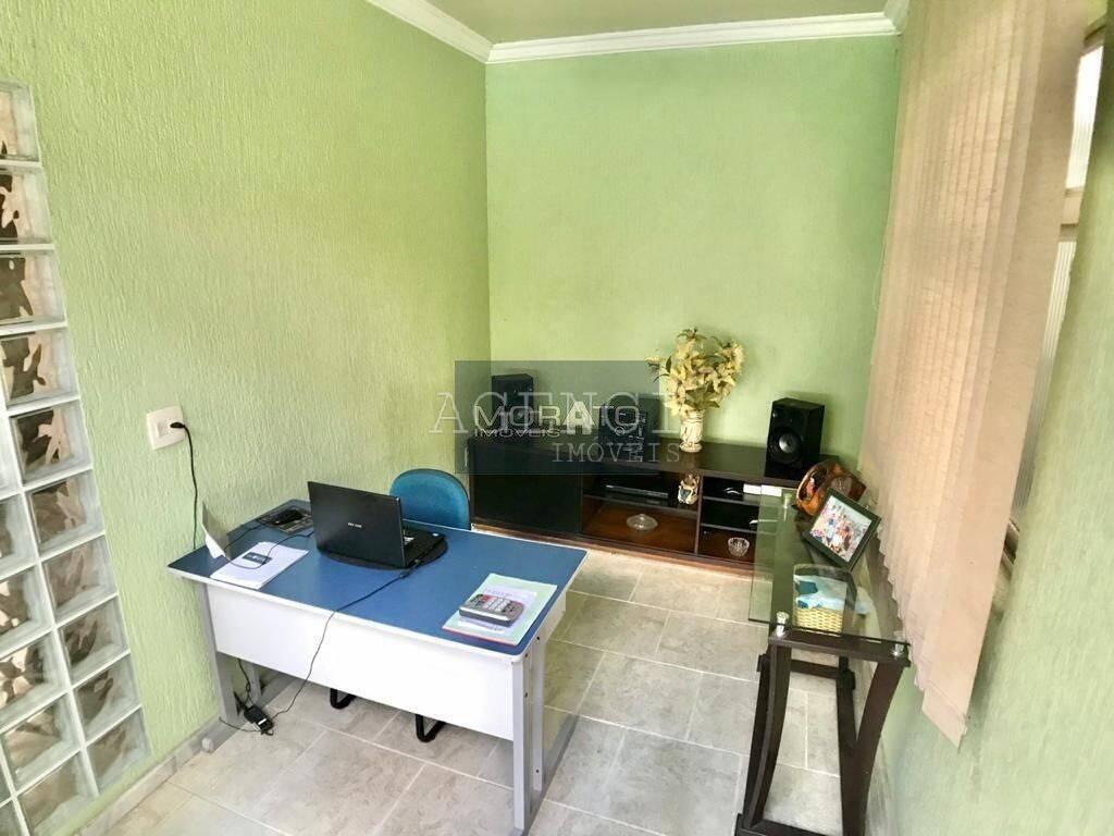 Casa, Castelo, 4 Quartos, 0 Vaga, 1 Suíte