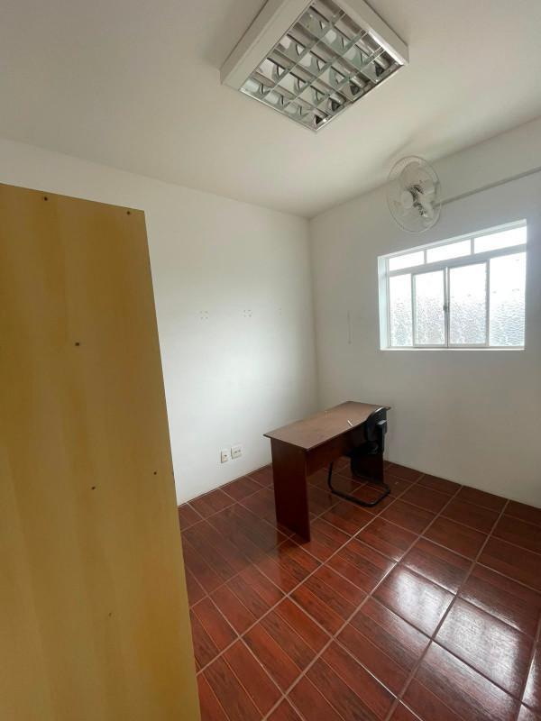 Casa Comercial, Candelária, 4 Quartos, 0 Vaga, 1 Suíte