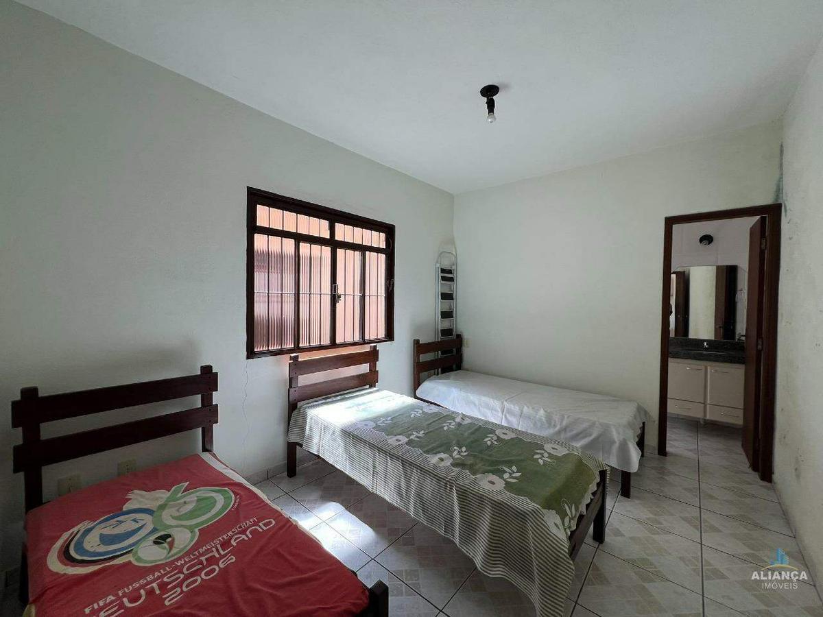 Casa, Centro, 3 Quartos, 4 Vagas, 2 Suítes