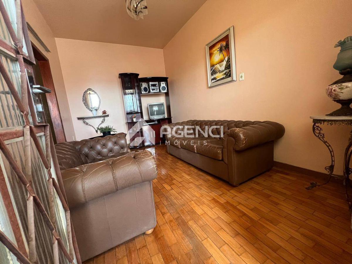 Casa, Camargos, 3 Quartos, 0 Vaga, 0 Suíte