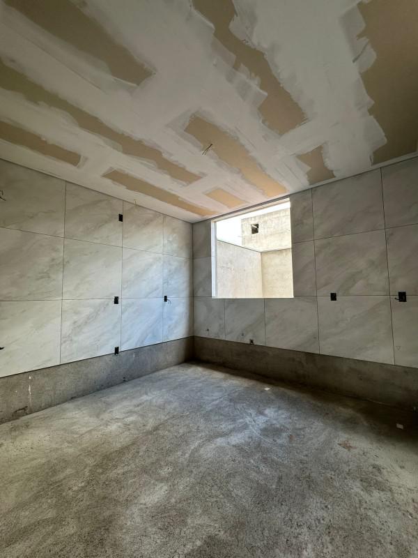 Casa, Monte Verde, 2 Quartos, 2 Vagas, 1 Suíte