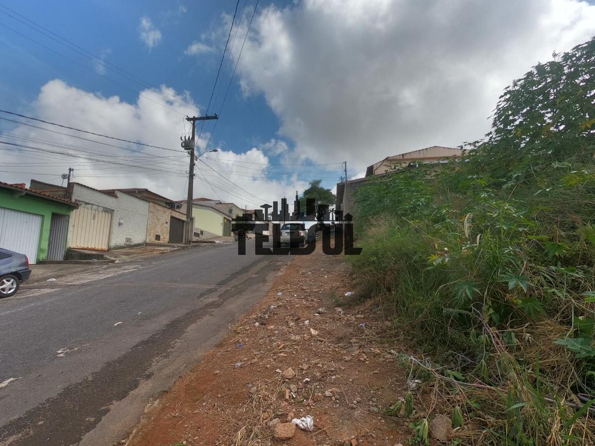 Lote, Parque Nossa Senhora das Graças, 0 Quarto, 0 Vaga