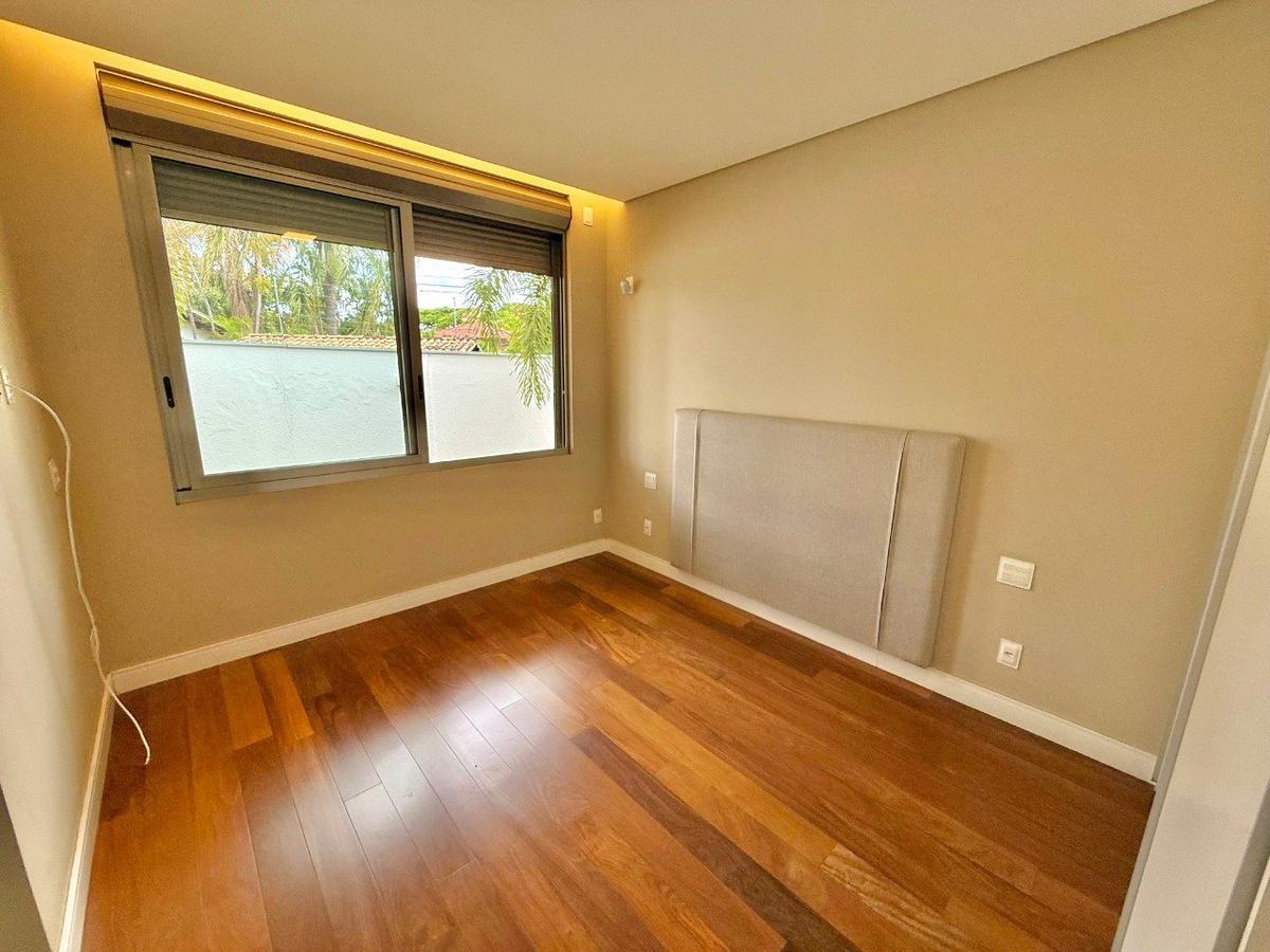 Casa, São Luiz (pampulha), 3 Quartos, 10 Vagas, 3 Suítes