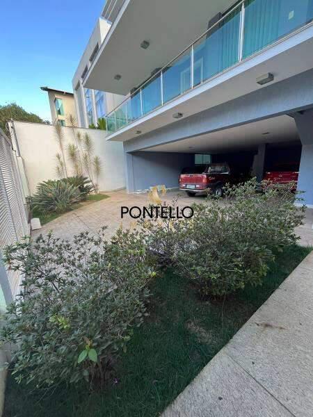Casa, Castelo, 4 Quartos, 8 Vagas, 4 Suítes