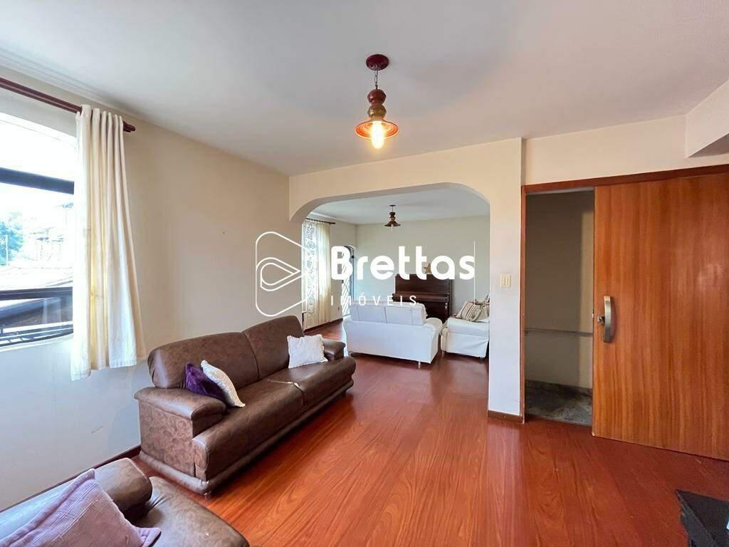 Casa, Centro, 5 Quartos, 2 Vagas, 4 Suítes