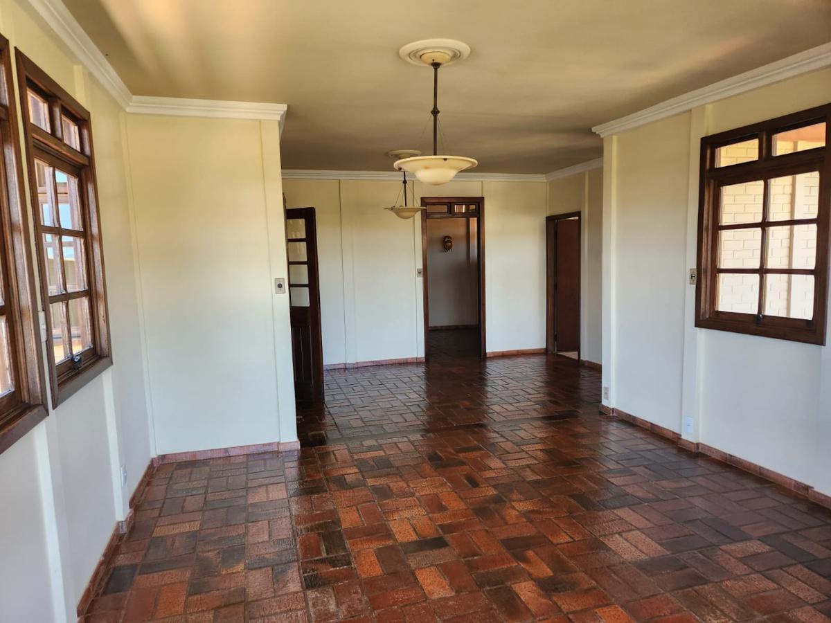 Casa, Novo Itabirito, 3 Quartos, 4 Vagas, 1 Suíte