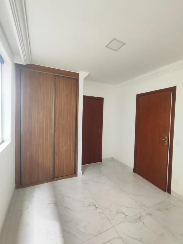 Casa, Comiteco, 4 Quartos, 12 Vagas, 4 Suítes